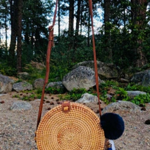 Handwoven Ratten Bag - Picture 7 of 8